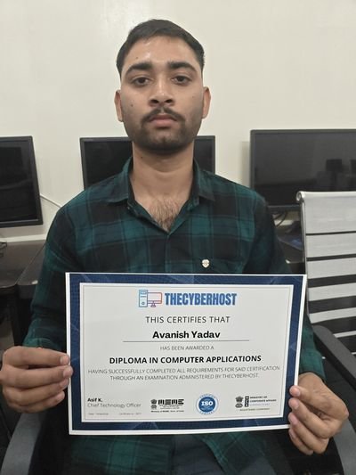 Cyber Gyaan student with certificate