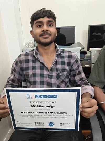 Cyber Gyaan student with certificate