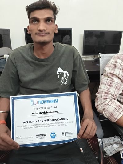 Cyber Gyaan student with certificate