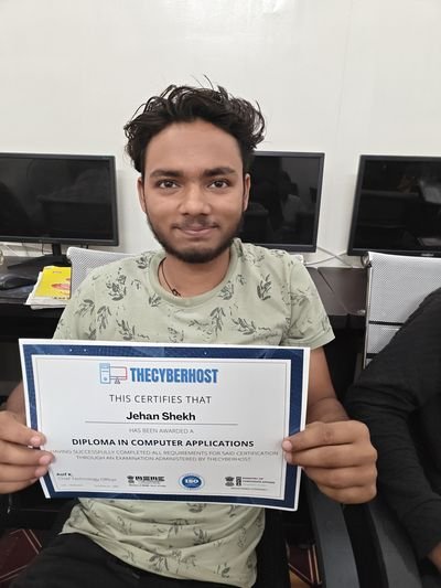 Cyber Gyaan student with certificate