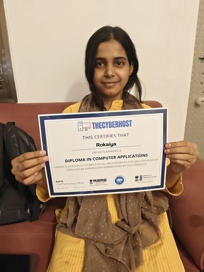 Cyber Gyaan student with certificate