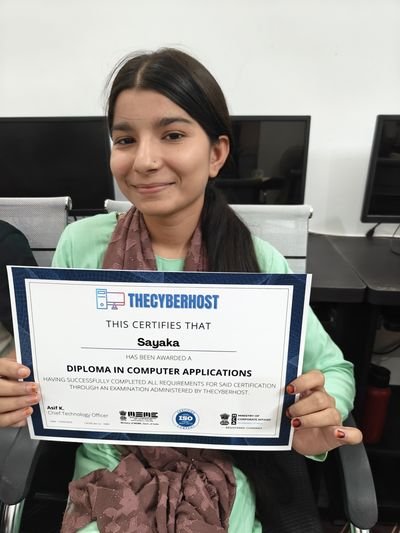 Cyber Gyaan student with certificate
