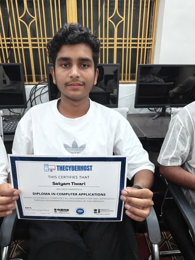 Cyber Gyaan student with certificate